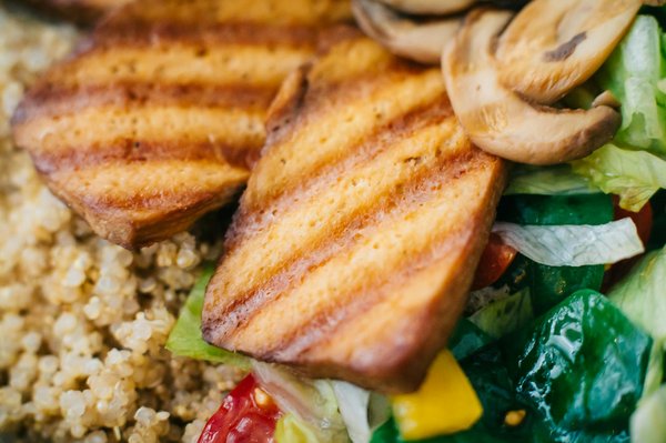 Comment cuisiner des plats de restaurant à la maison pour moins cher