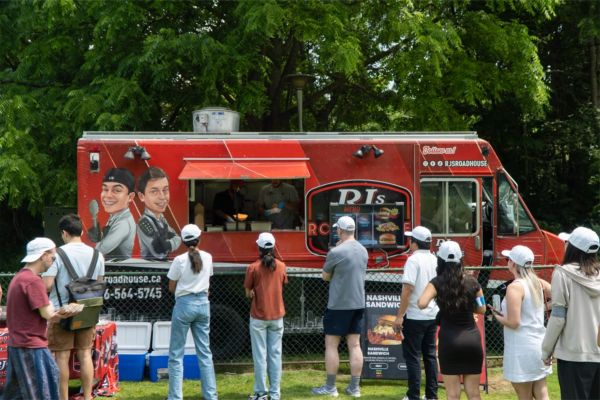 Top food trucks à Reims à découvrir pour une expérience gastronomique